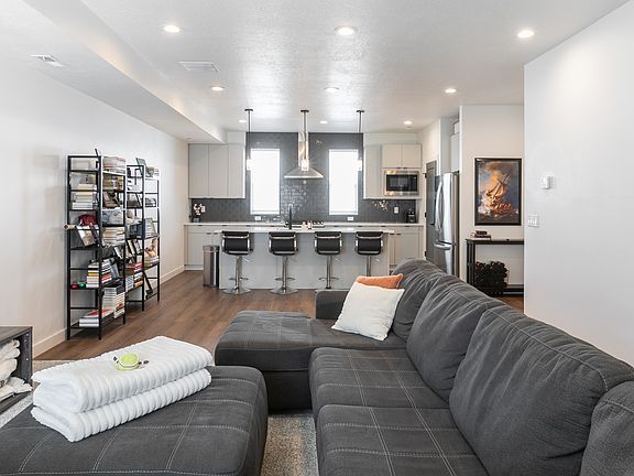 5th image of 620 N Orchard Dr Unit 45