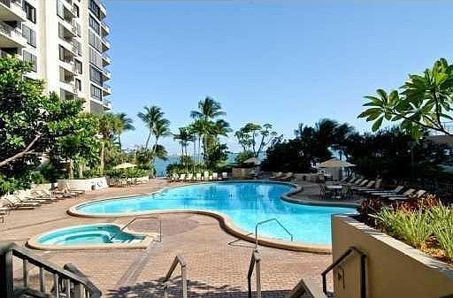1st image of 520 Brickell Key Dr #422