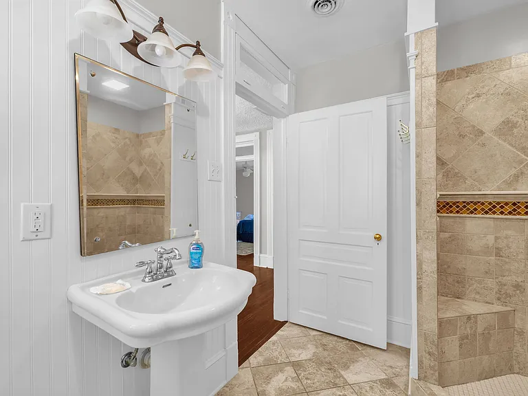 204 Wilson St — Photo 21
