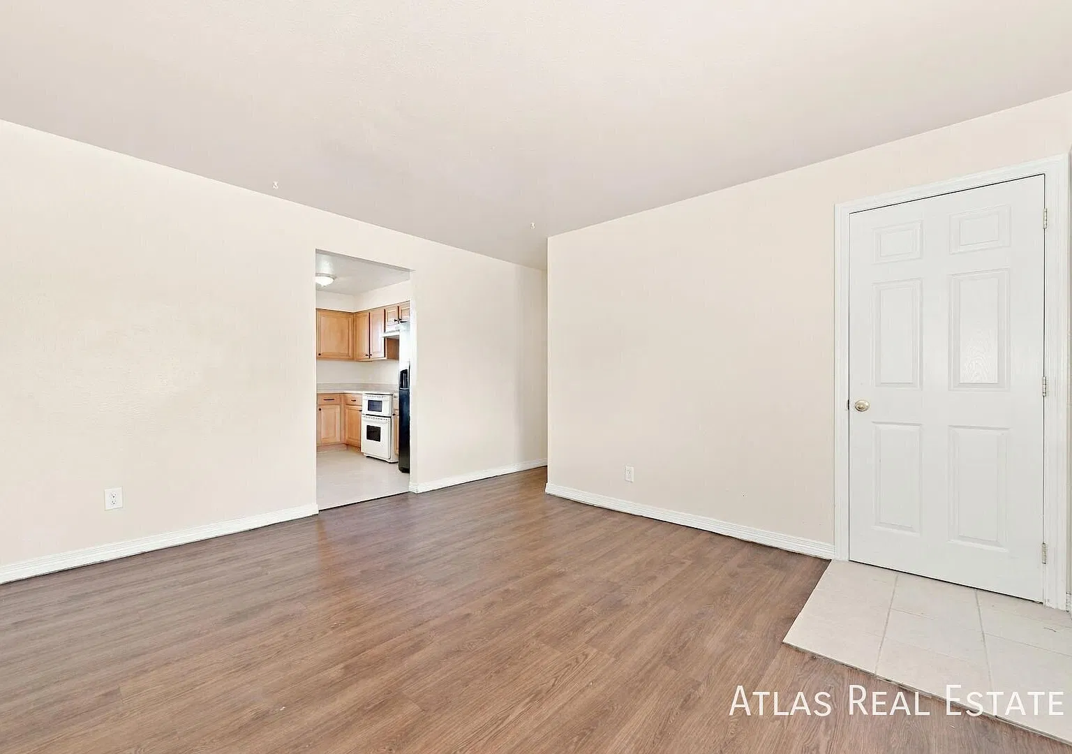 Fantastic Location near Rock Park and Downtown Castle Rock! 3 Bed 2 Bath! — Photo 3