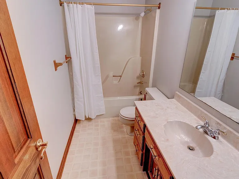 8109 Johnstown Ct — Photo 22