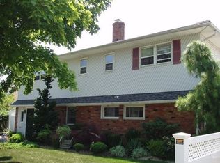 31 Prentice Rd, Levittown, NY 11756