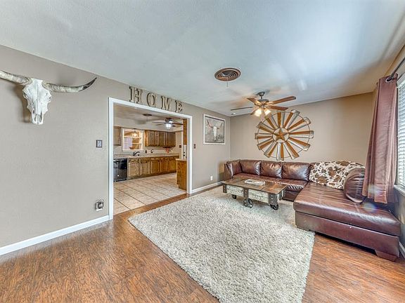5th image of 1204 Westcrest Dr