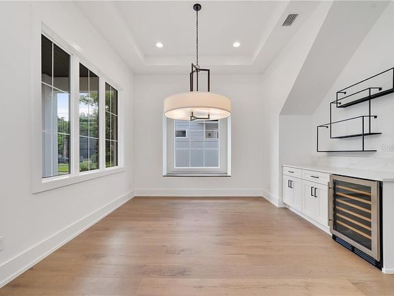 4th image of 1362 Palm Ave