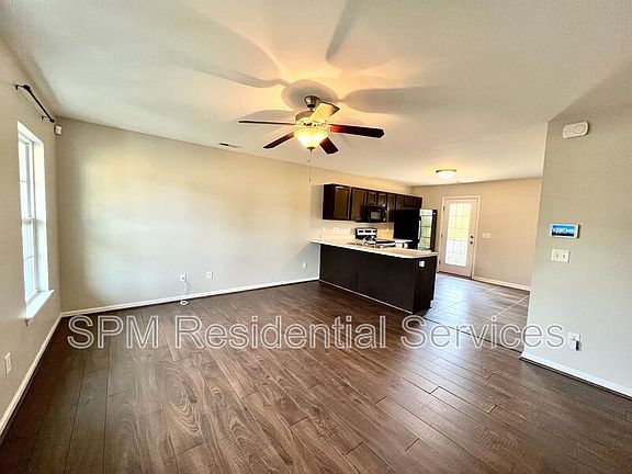 2nd image of 8565 Heirloom Dr NE
