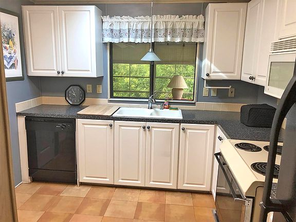 2nd image of 19583 Charleston Cir #17