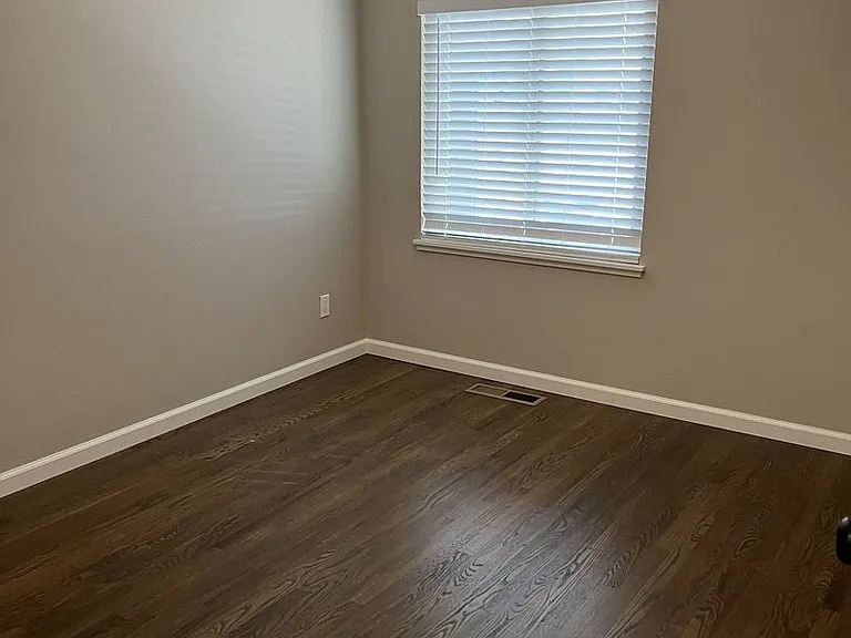 1311 Spruce Dr — Photo 6