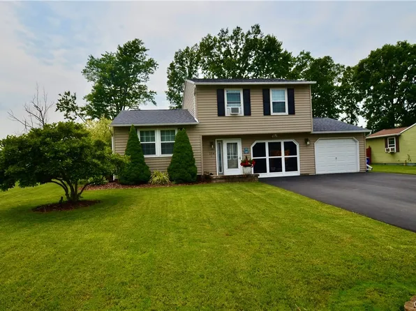 204 Windebank Ln, Minoa, NY 13116
