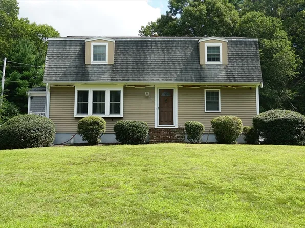 492 Kingman St, Taunton, MA 02780