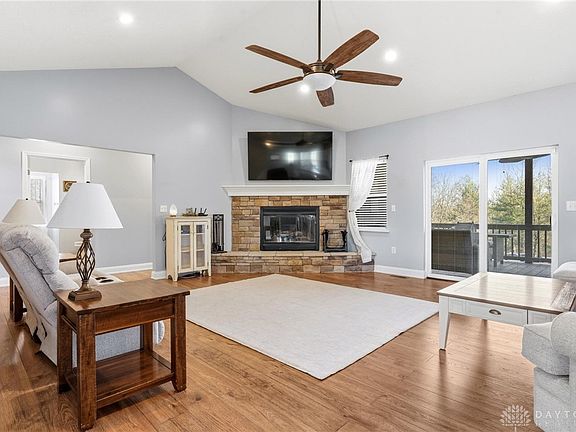 3rd image of 78 Inwood Rd