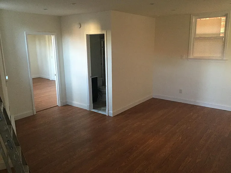 4240 39th St NW #C — Photo 3
