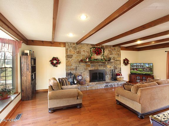 4th image of 7853 Camberley Dr