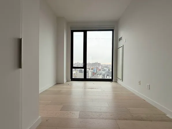 491 Keap Street image 10 of 26