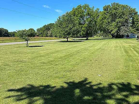 2nd image of 6591 Forest Lawn Rd