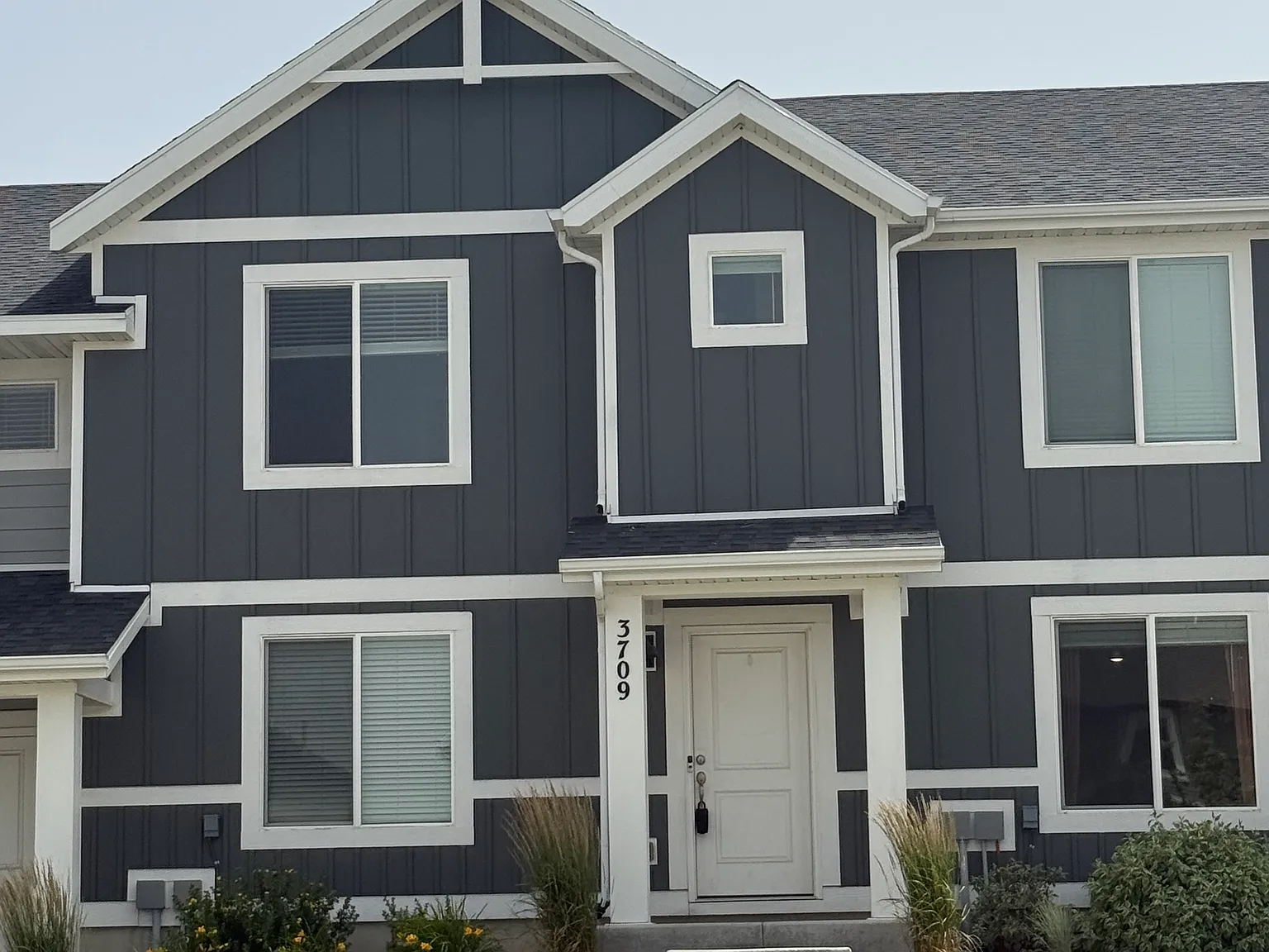 3 bed, 1454 sqft, $2,100 — Photo 1