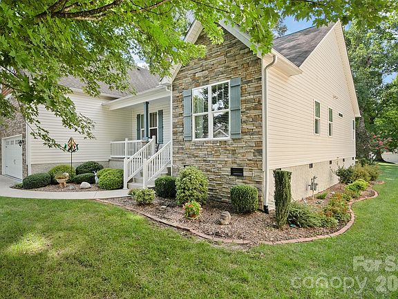 2nd image of 64 Eagle Pointe Way