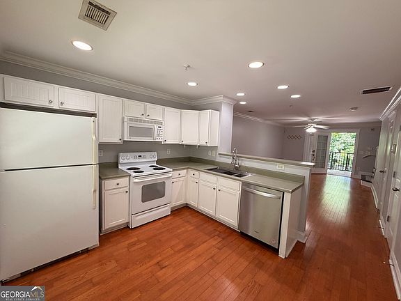 4th image of 1035 Barnett Shoals Rd APT 623
