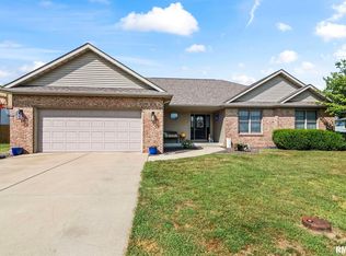 411 Brookside Glen Dr, Sherman, IL 62684