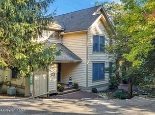 403 Vista Dr, Tannersville, PA 18372