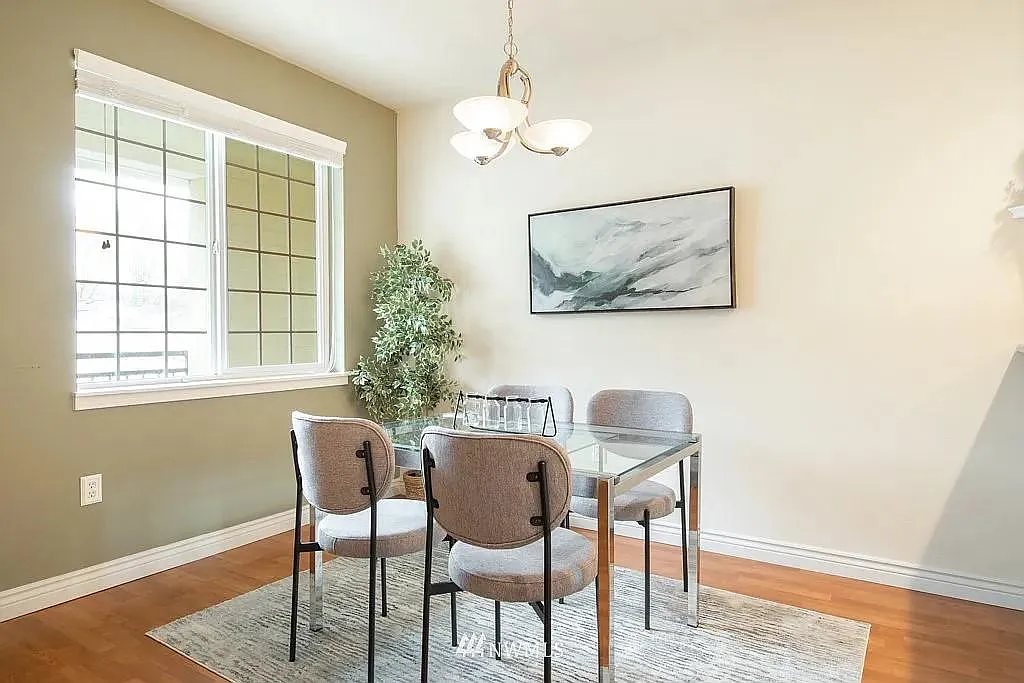 2 bed, 1083 sqft, $2,700 — Photo 4