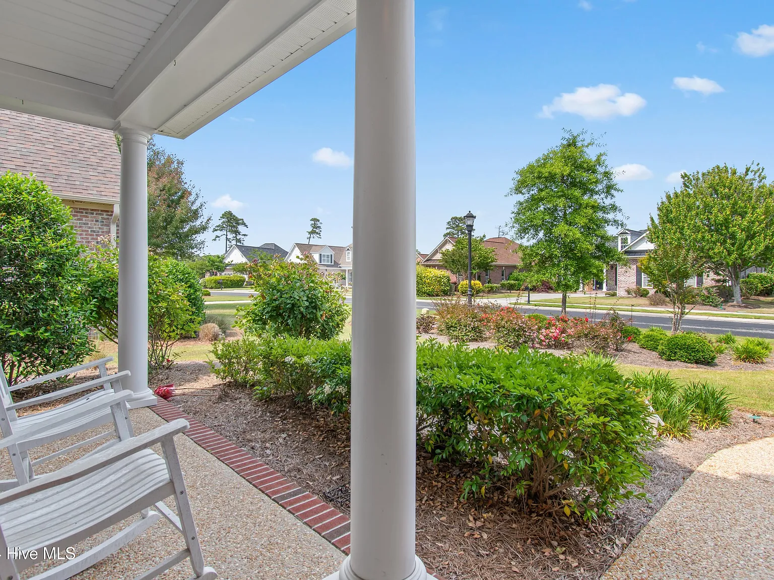4 bed, 3.0 bath, 2055 sqft, $3,300 — Photo 4