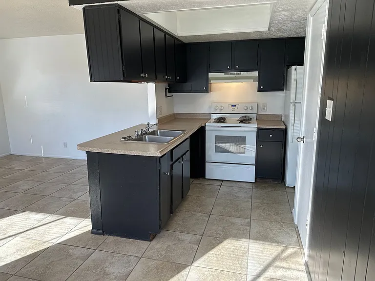 Updated 1 and 2 Bedroom Apartments — Photo 9