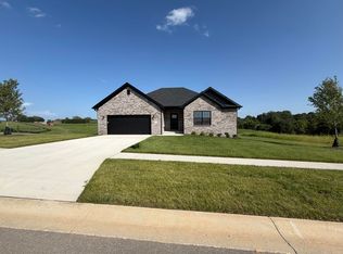 213 Carhartt Dr, Richmond, KY 40475