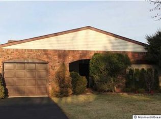 53 Lakeview Dr, Marlboro, NJ 07746