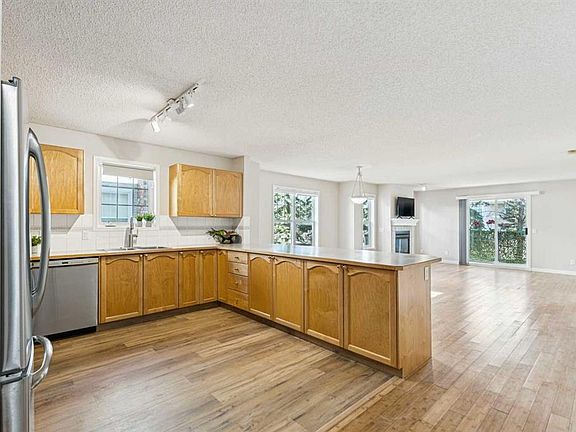 4th image of 7171 NE Coach Hill Rd SW #704