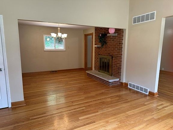 3rd image of 15 Sona Ln