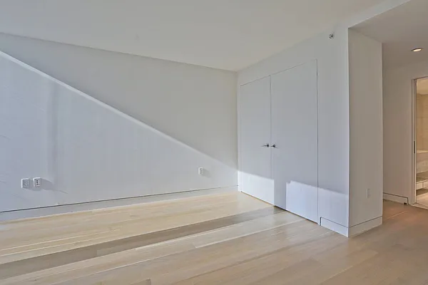 Rented by Kian Realty | media 18