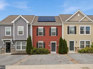 572 Thumper Dr, Ranson, WV 25438