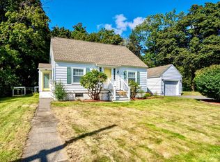 17 Darling St, Bedford, NH 03110