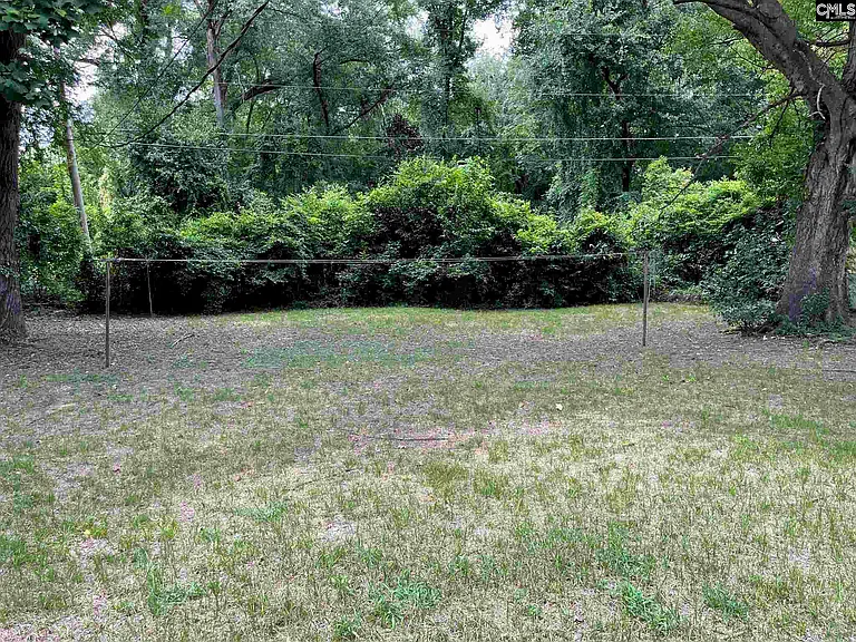 1044 Charlotte St — Photo 5