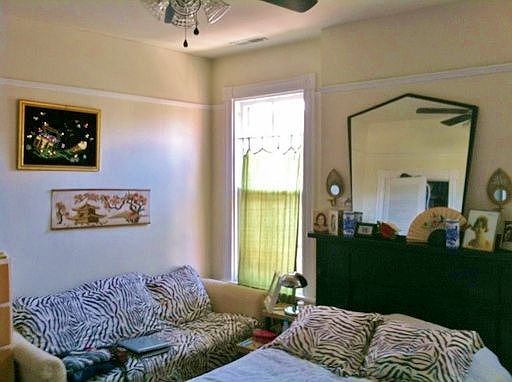 3rd image of 2225 Parkwood Ave Unit A
