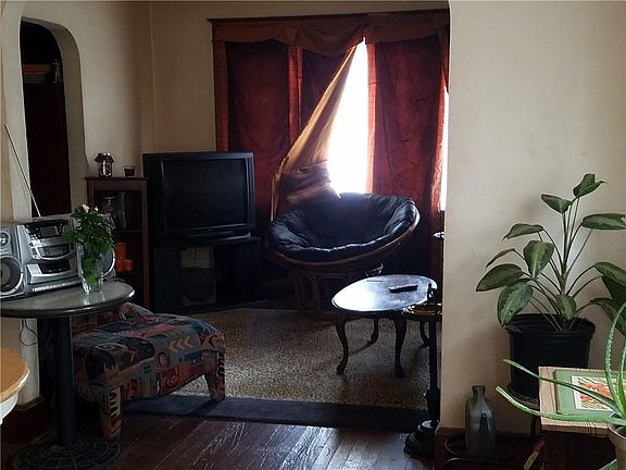 5th image of 195 Crowley Ave