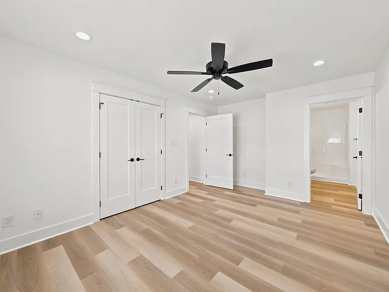149 Luke Ct — Photo 38
