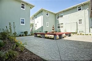 3rd image of 4442 Le Park Dr