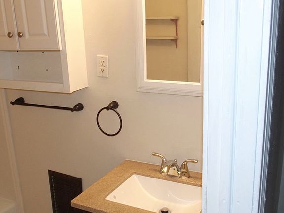 5th image of 2674 N Gettysburg Ave #2674