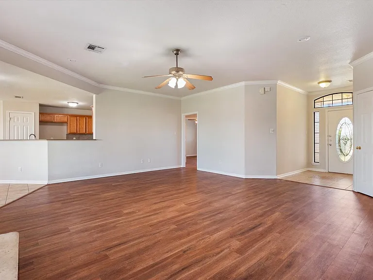 6104 Alexus Dr — Photo 14