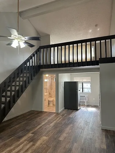 2122 Bradford St #521 — Photo 3