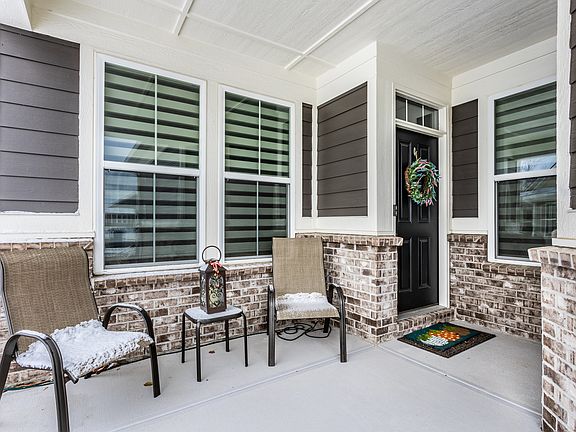 4th image of 4985 E Amesbury Pl