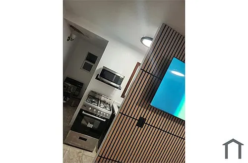 716 W 60th St #1-2 Photo 1