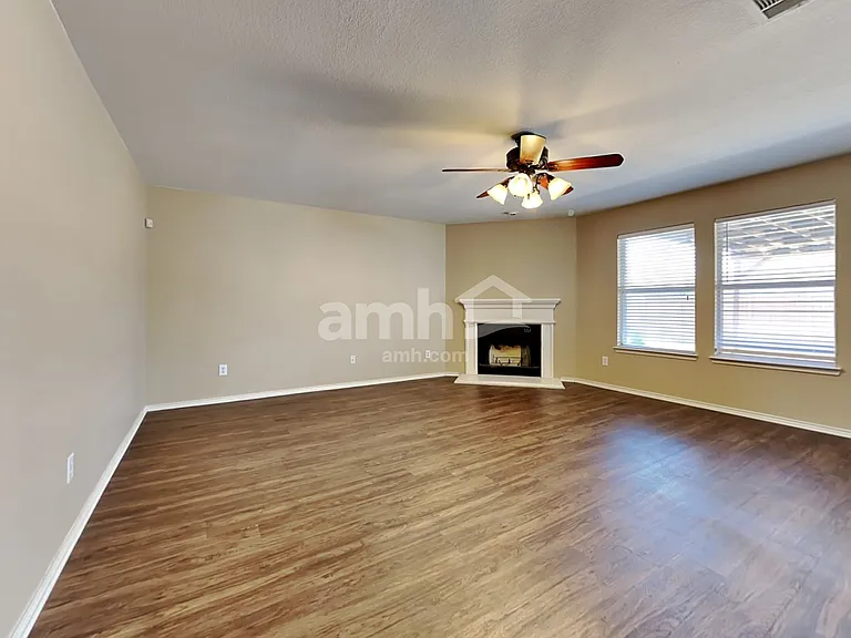 729 Redwing Dr — Photo 5