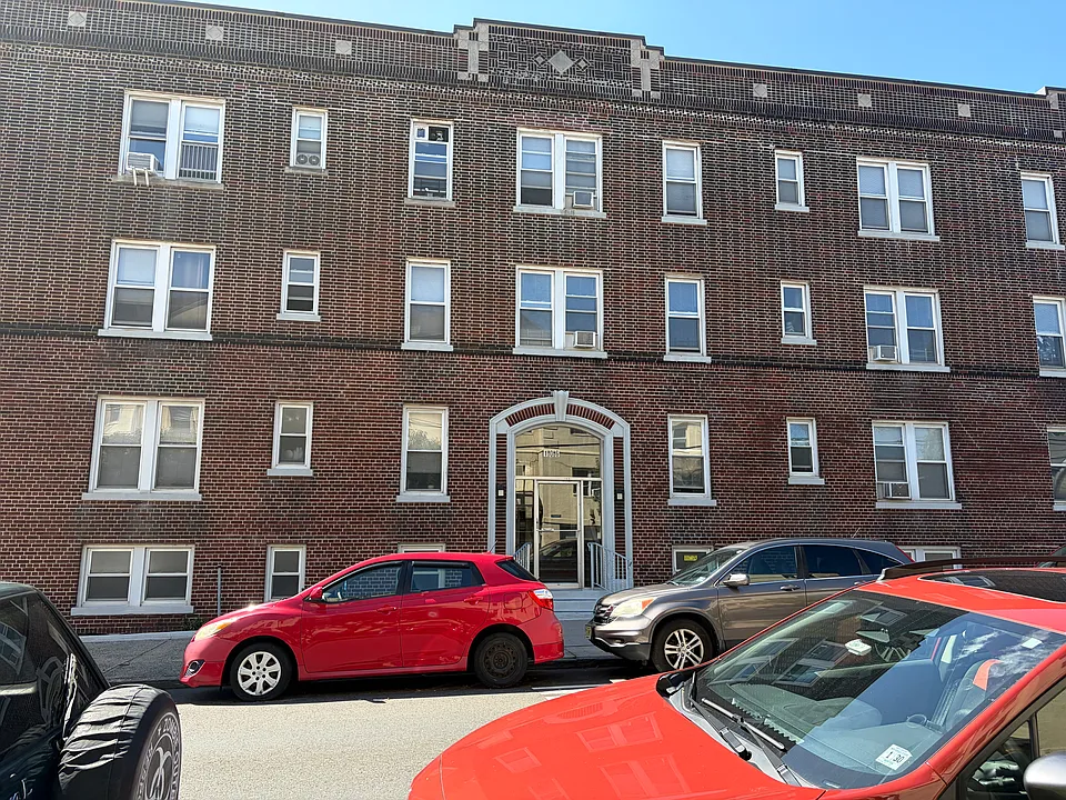106 W 53rd St #34