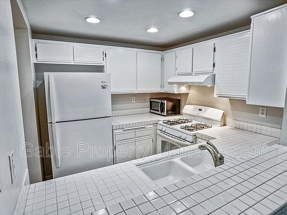 4th image of 24101 Del Monte Dr Unit 424