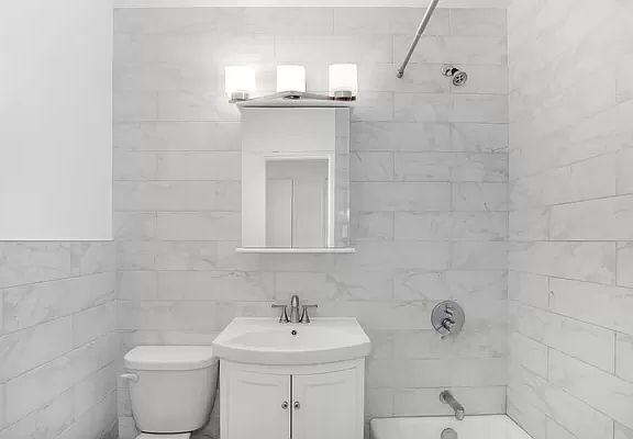 3rd image of 435 E 85th St APT 2O