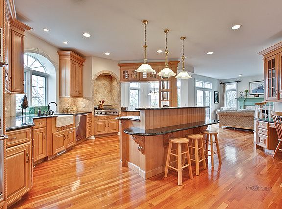 4th image of 1711 N Pebble Beach Way