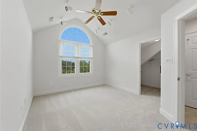 6806 Thompson Crest Ct — Photo 9