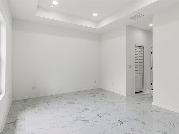 5th image of 938 Lakeside DR